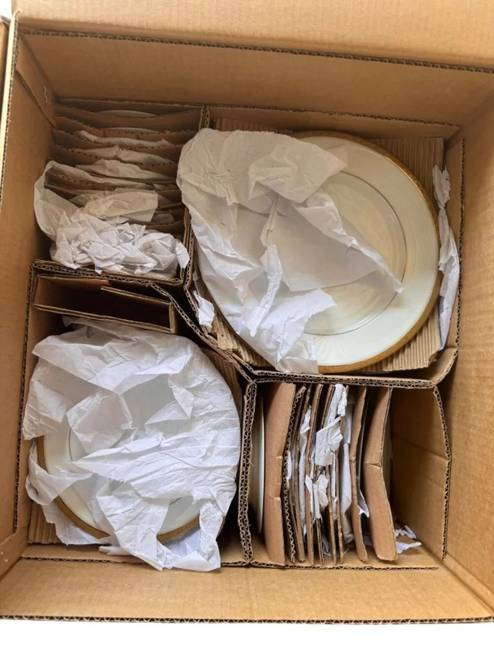 NWB Noritake Charlotta Gold 60 Piece Value Set , Service 12 White
